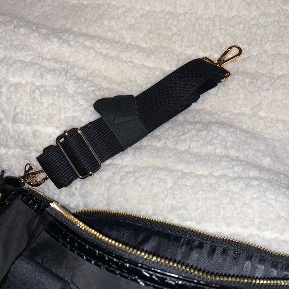 💐HOST PICK!💐NWT Victoria’s Secret Getaway Black Weekender Bag - Picture 4 of 10